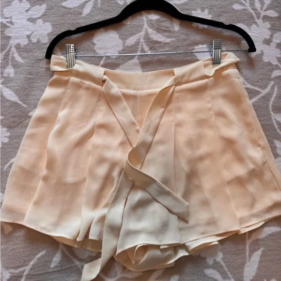 Wesley Skort - Picture 2 of 2